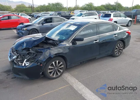 2017 Nissan Altima 2.5 Sv z USA, uszkodzony, nr VIN 1N4AL3AP5HC276845